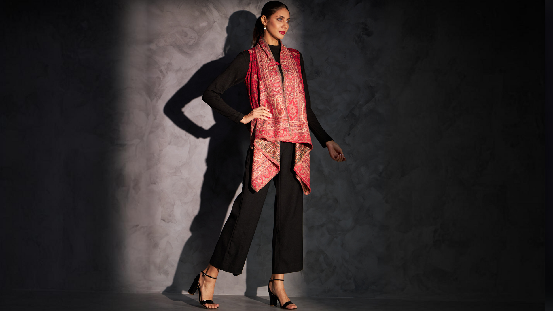 5 Ways To Wear A Shrug: Transform Your Outfit With This Essential Piece 5 Ways To Wear A Shrug: Transform Your Outfit With This Essential Piece