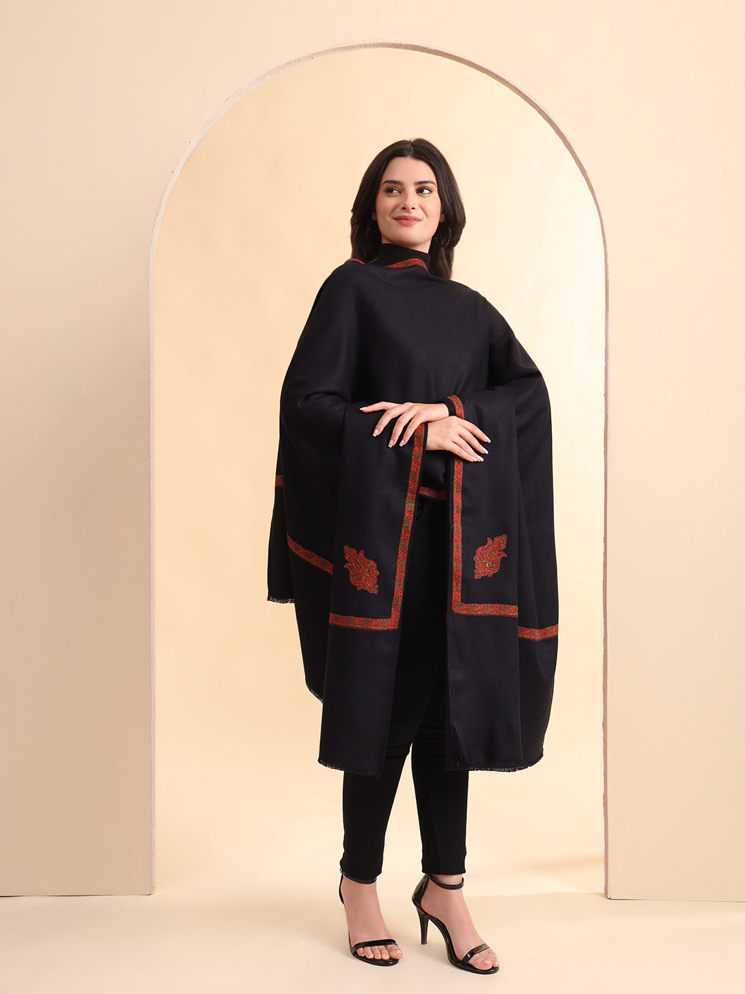 Sozni Embroidered Daur Border Solid Shawl | Black