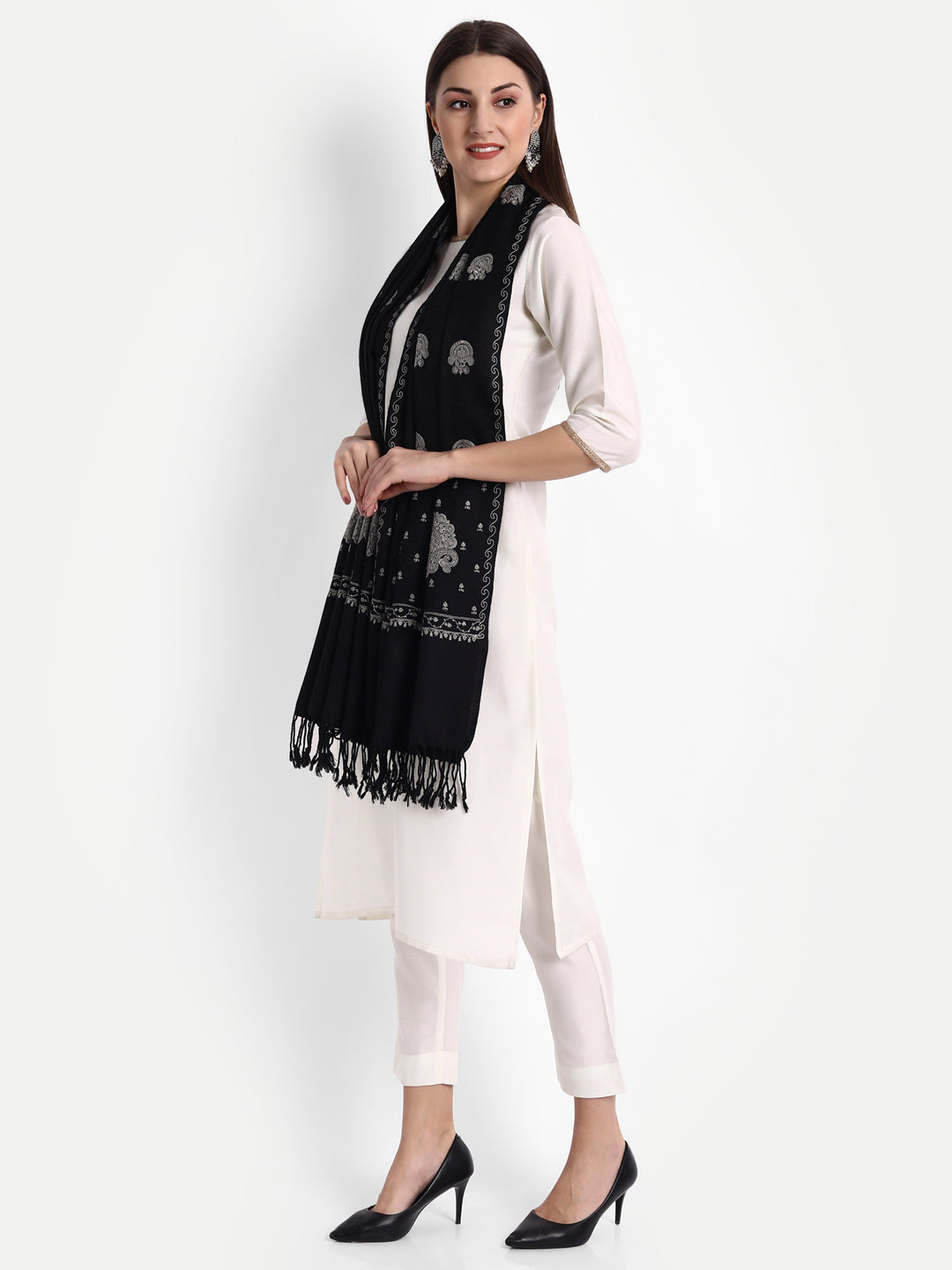 Fine Sozni Embroidery Kashmiri Wool Stole | Black - Zamour