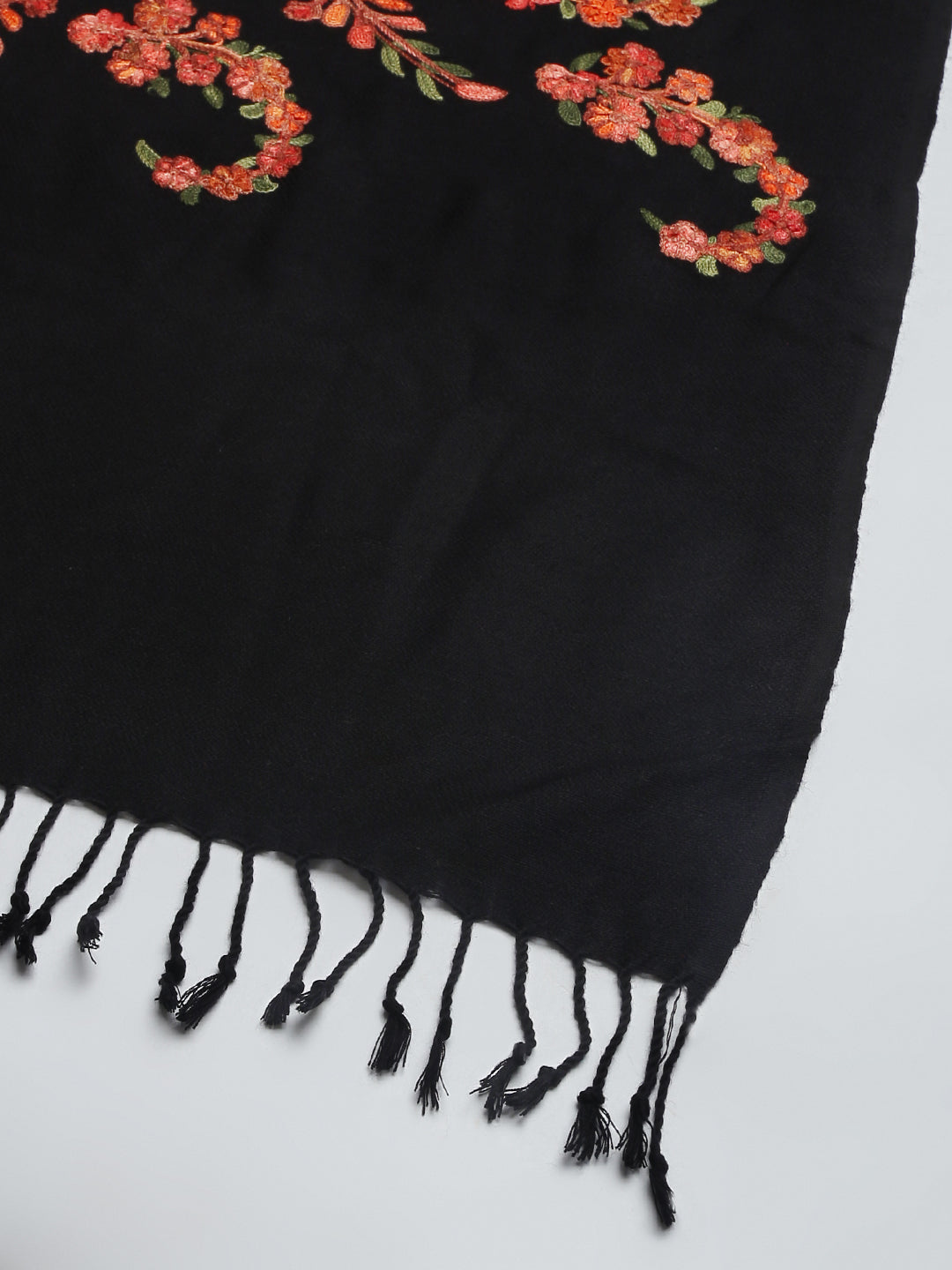 Kashmiri Aari Embroidery Woollen Stole | Black - Zamour